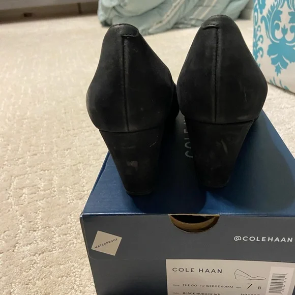 COLE HAAN low heel suede wedge - Picture 3 of 7